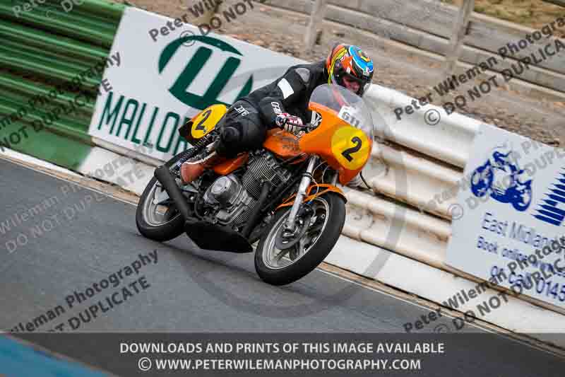 Vintage motorcycle club;eventdigitalimages;mallory park;mallory park trackday photographs;no limits trackdays;peter wileman photography;trackday digital images;trackday photos;vmcc festival 1000 bikes photographs